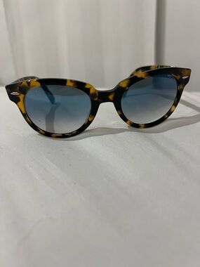 Ray-Ban Sunglasses RB2199 ORION 1332/3F Tortoise Round w/ Blue Gradient Lenses